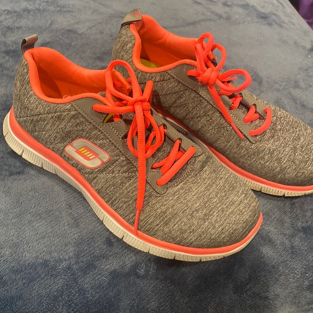 Skechers